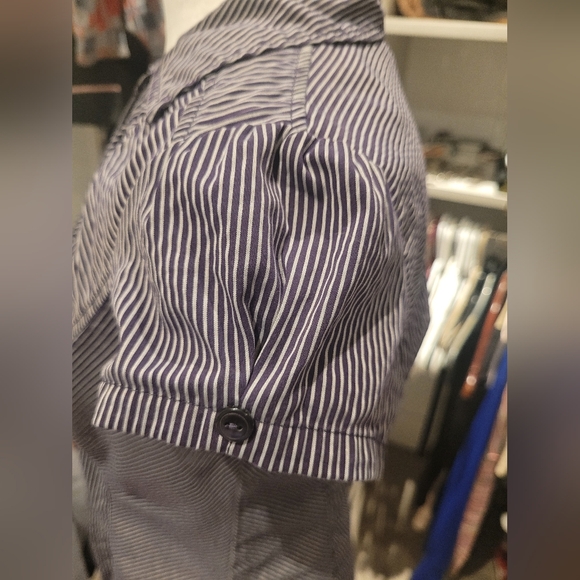 🚨Holiday sale🚨Dynamite Striped Blouse in Blue and White. Medium Size.like New - Picture 3 of 5